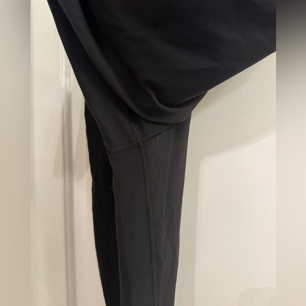 Lululemon Low Rider Pant Black - Picture 4 of 14